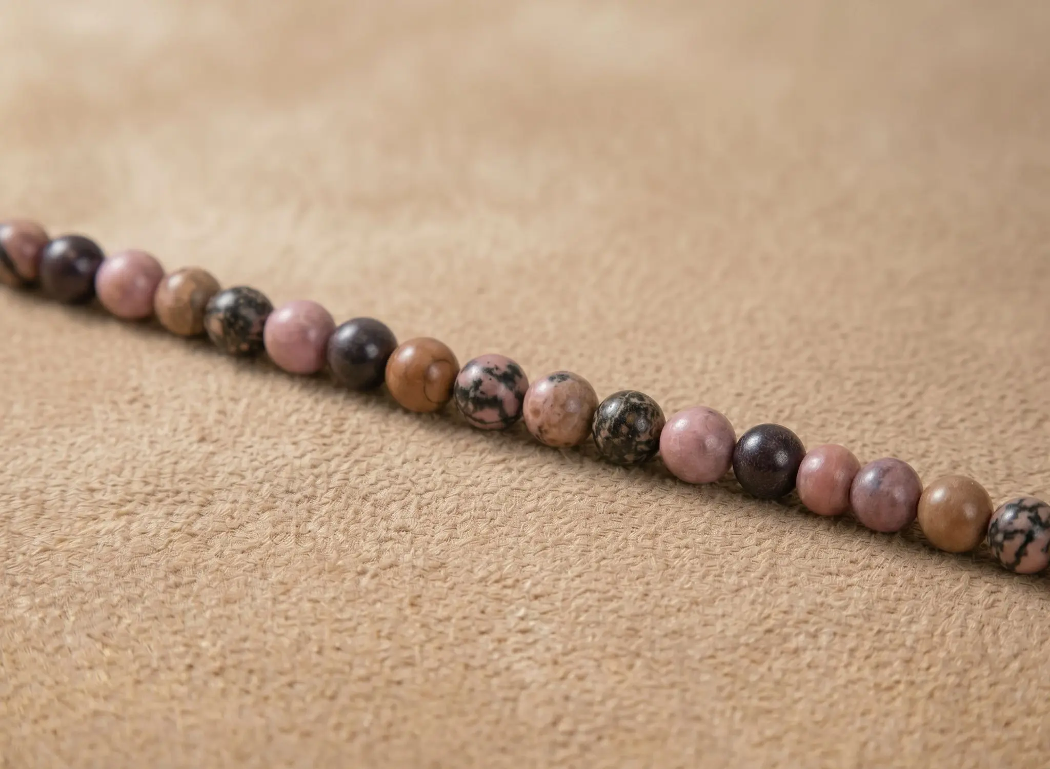 Colliers en rhodolite
