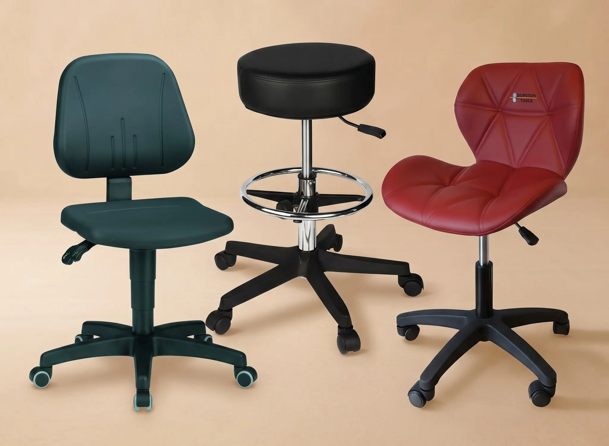 Stoelen en krukken