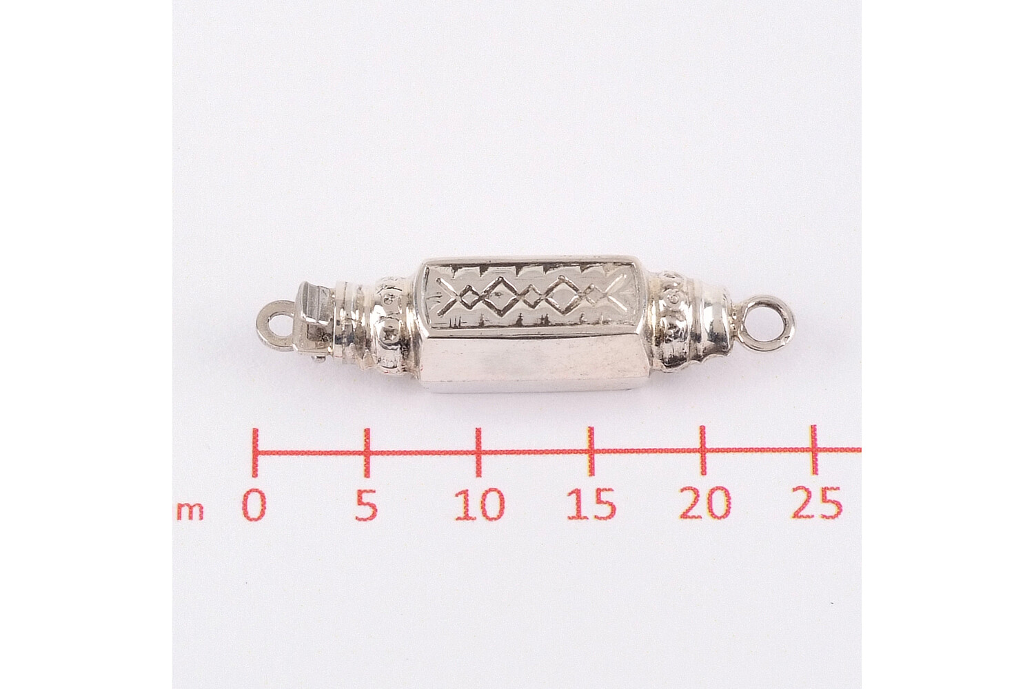 Petit fermoir tube argent