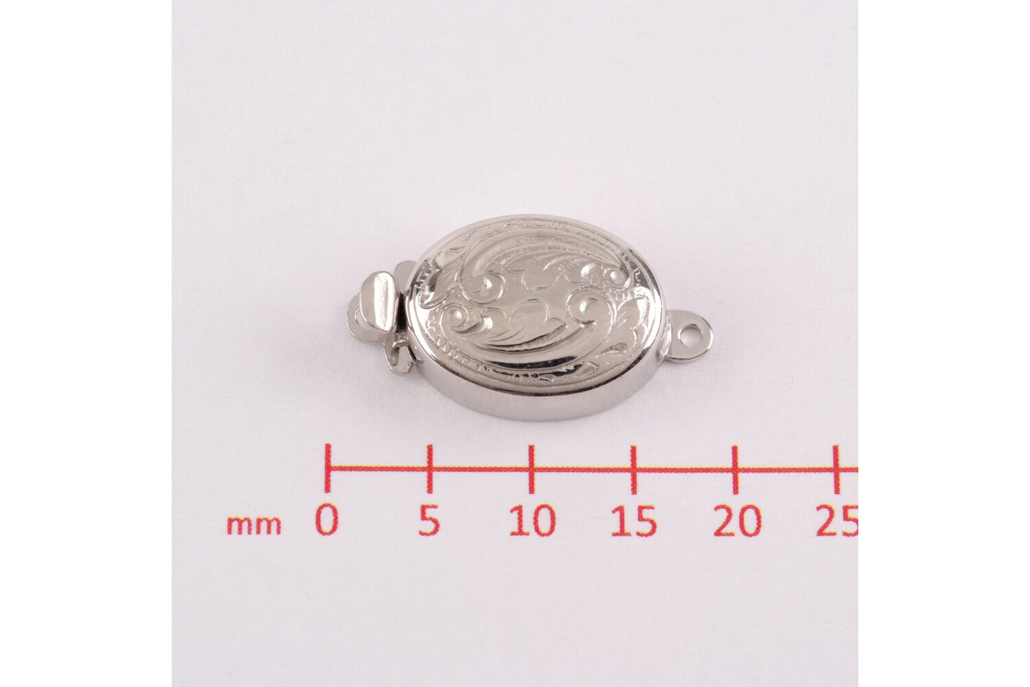 Fermoir gravé ovale en argent